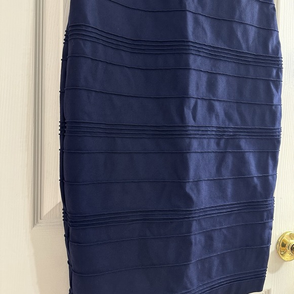 Ted Baker London Textured Off Shoulder Navy Bodycon Dress Size 3 US Size 8 - Picture 4 of 10
